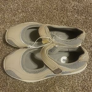LA Gear Step-N-Tone tan size 8